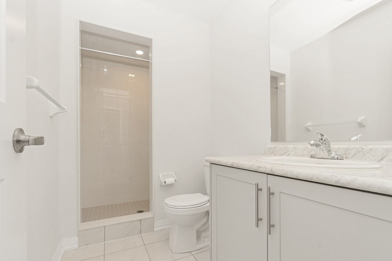 1372 Harrington St - Photo 2 of 39