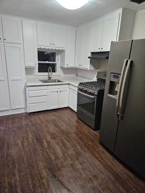 423 N Pine St - Photo 2 of 6