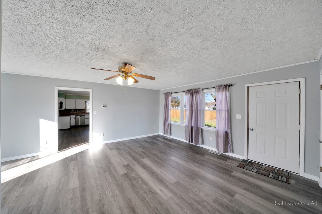 303 S East St - Photo 4 of 19