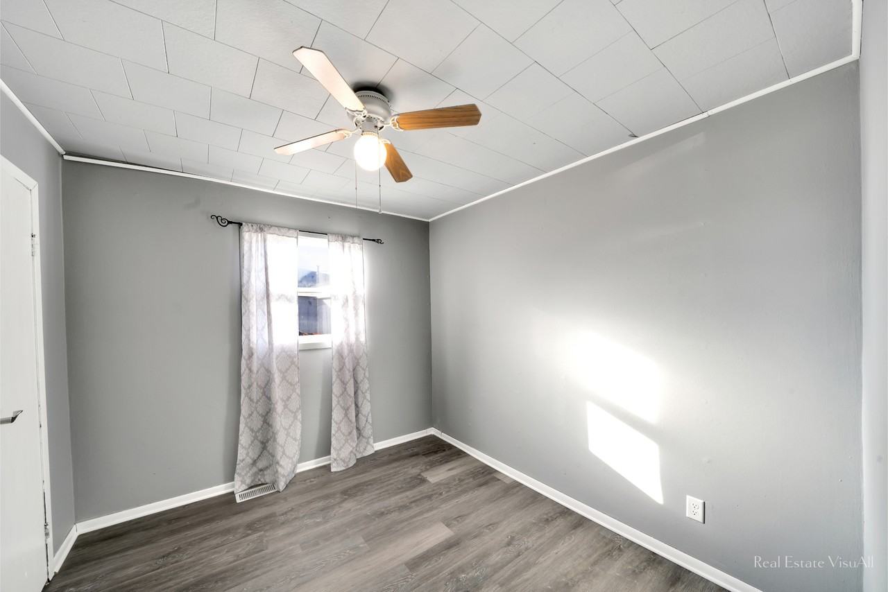 303 S East St - Photo 6 of 19