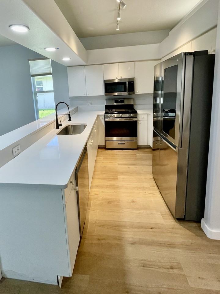 7409 Linden Ln - Photo 3 of 16