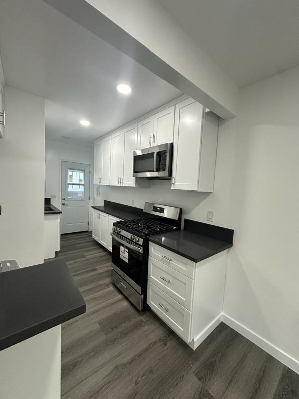 14812 Sylvan St #14812 - Photo 3 of 11