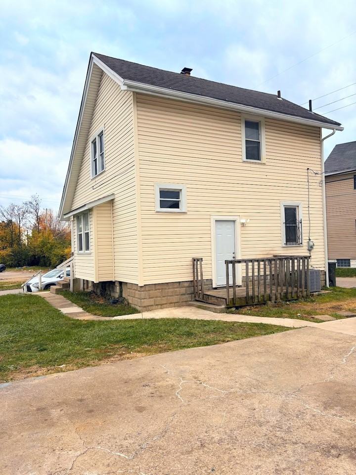 1262 E 20th Ave - Photo 2 of 18