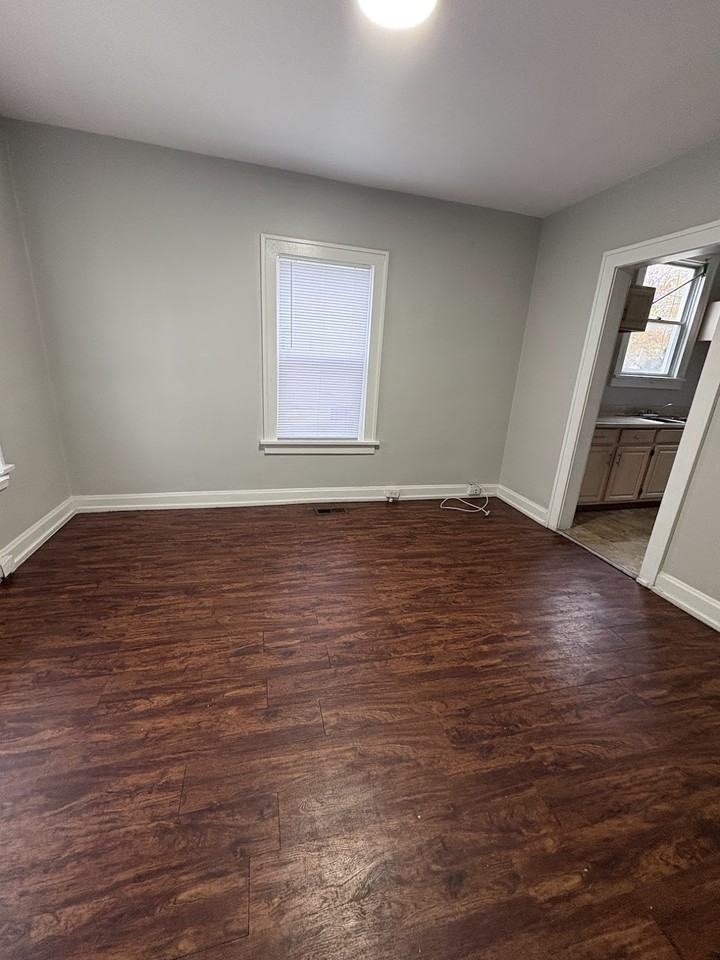 1262 E 20th Ave - Photo 3 of 18