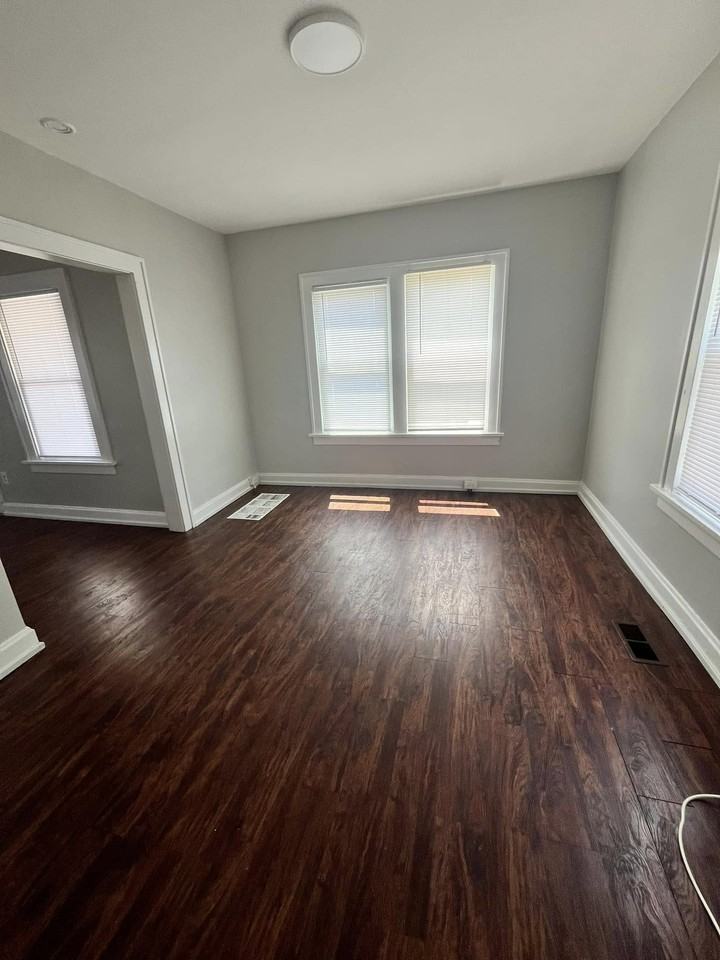 1262 E 20th Ave - Photo 4 of 18