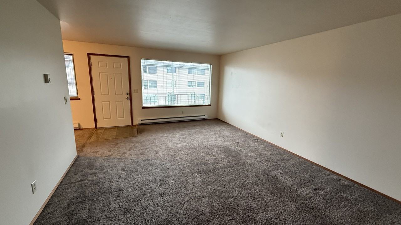 1123 5th Ave S #8 - Photo 3 of 20