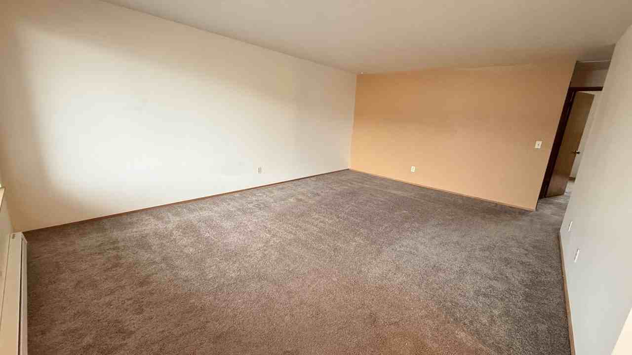 1123 5th Ave S #8 - Photo 6 of 20