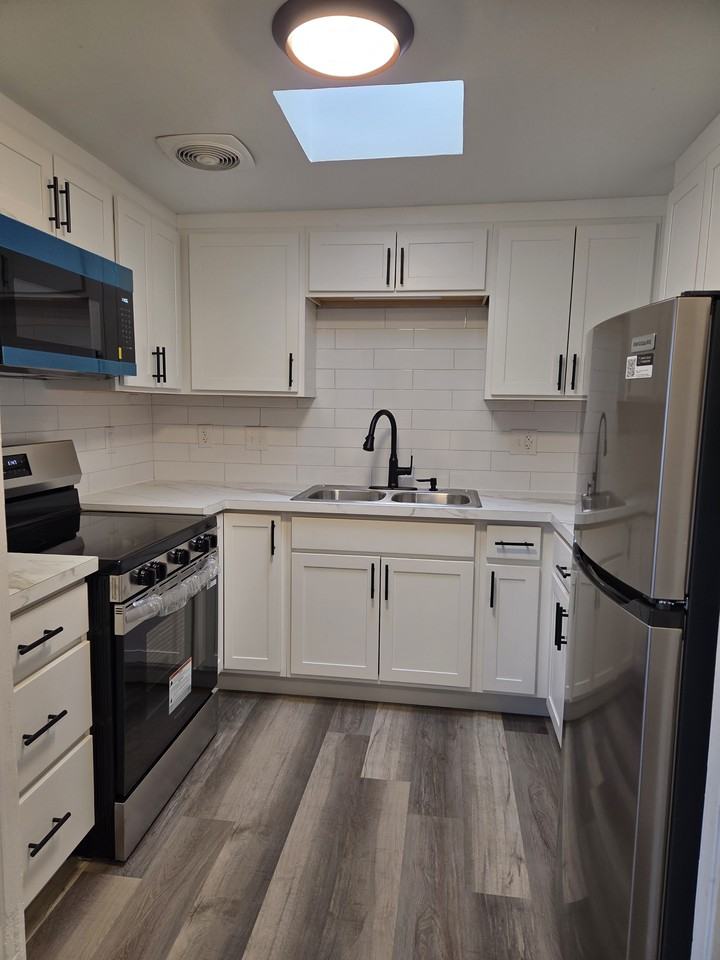 763 Douglas St #763DOUGLAS - Photo 5 of 12