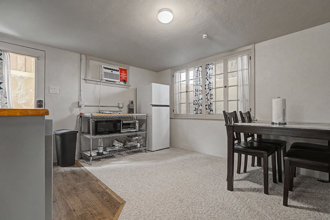 261 Belford Ave - Photo 4 of 14