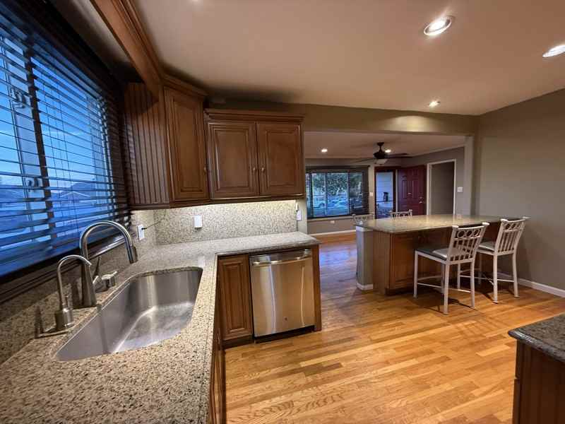 5535 Forbes Ave - Photo 7 of 17