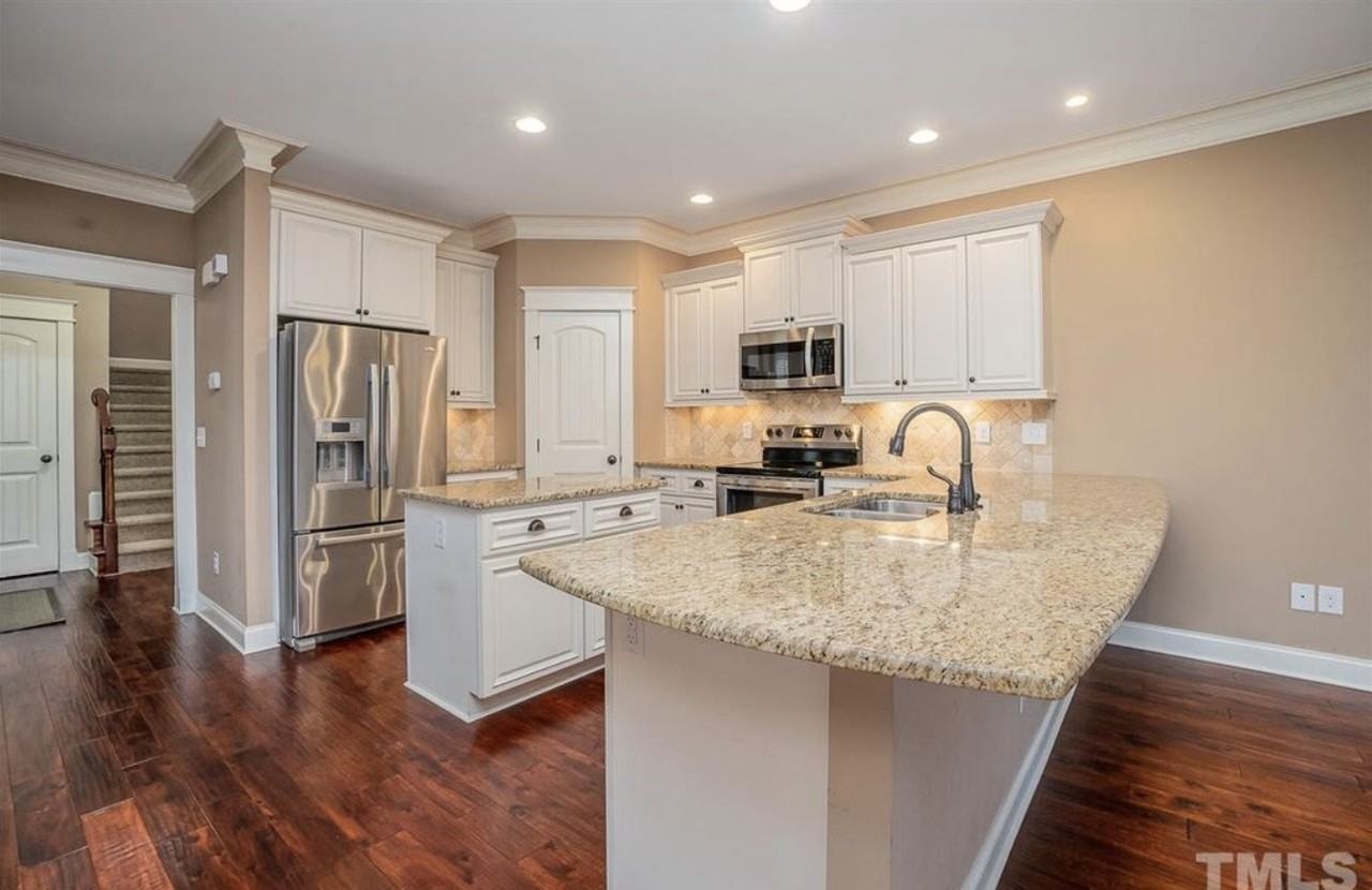 79 Falconridge Dr - Photo 4 of 17