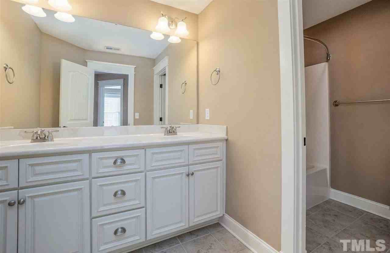 79 Falconridge Dr - Photo 7 of 17