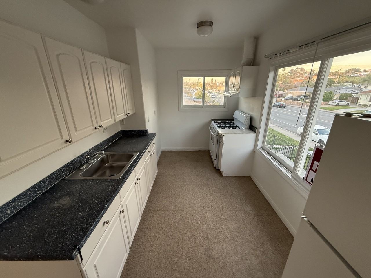 5164 Imperial Ave - Photo 4 of 20