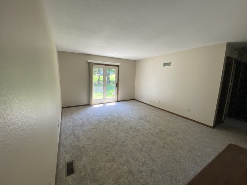 733 Se Claremont St - Photo 4 of 20