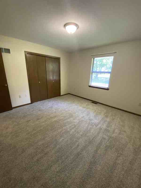 733 Se Claremont St - Photo 6 of 20