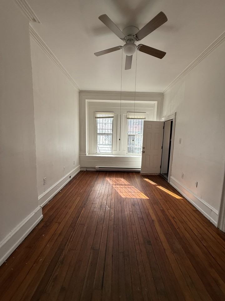 2083 E Clearfield St #1stFLFRONT - Photo 2 of 5