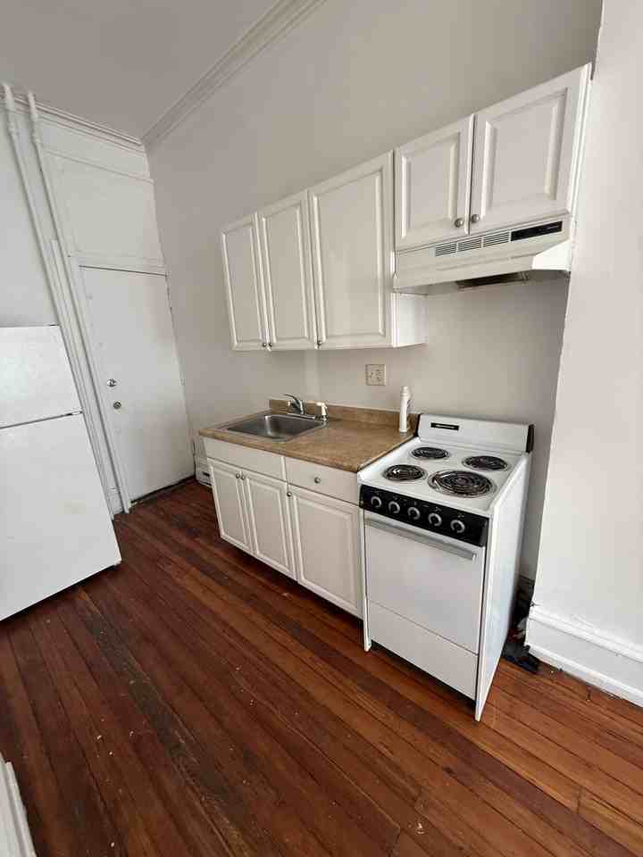 2083 E Clearfield St #1stFLFRONT - Photo 3 of 5