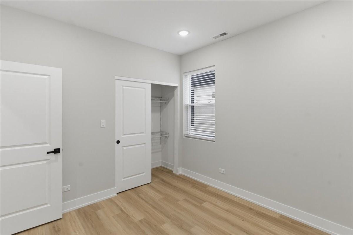 6222 S King Dr #3 - Photo 7 of 13