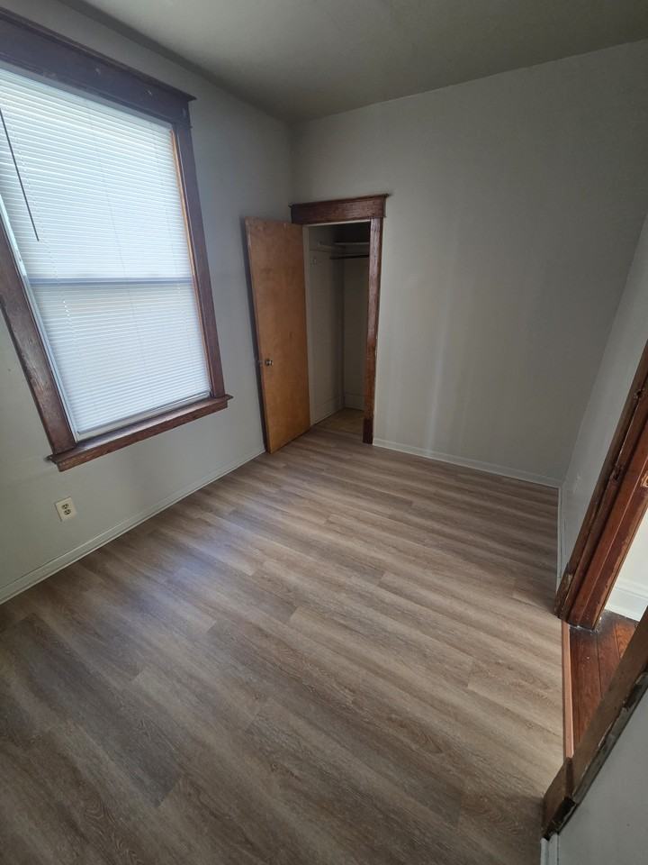 3917 Fir St #2F - Photo 2 of 3