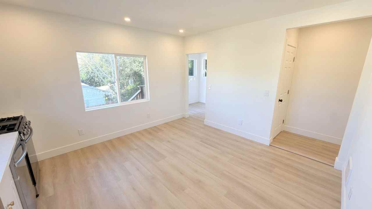 1733 Magazine St - Photo 2 of 7