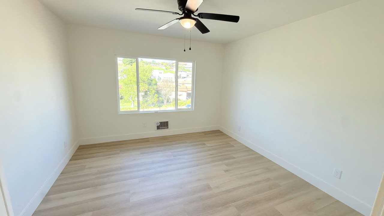 1733 Magazine St - Photo 5 of 7