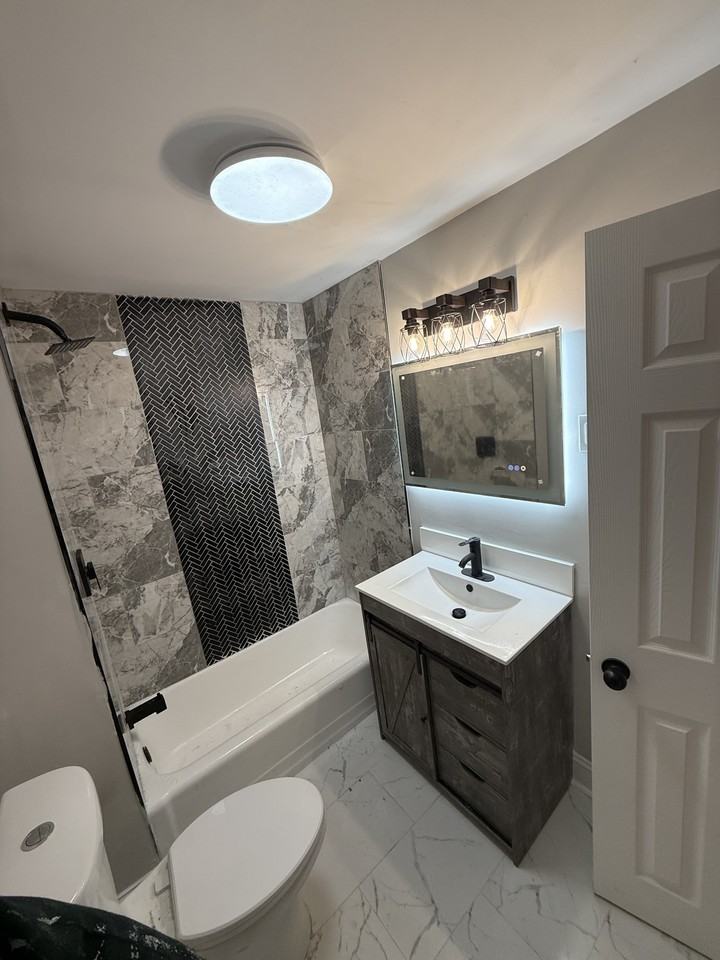 2126 Kennedy St - Photo 7 of 20