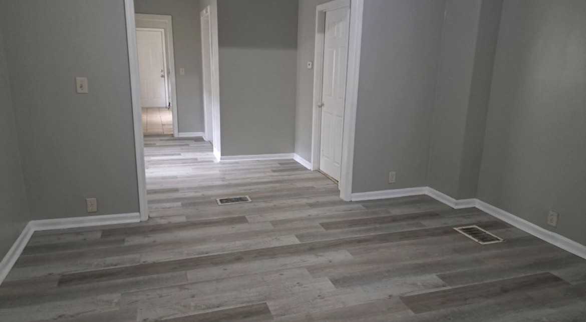 832 S Pershing Ave - Photo 3 of 13