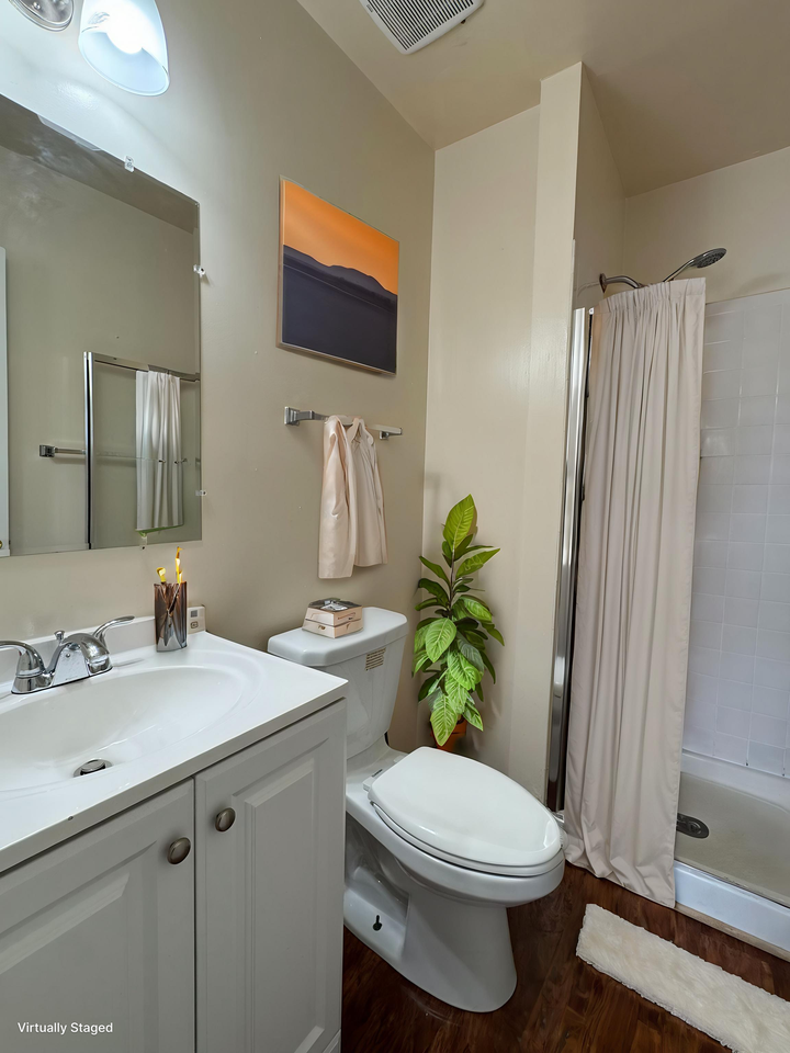 3646 Sylvan Ct - Photo 3 of 13