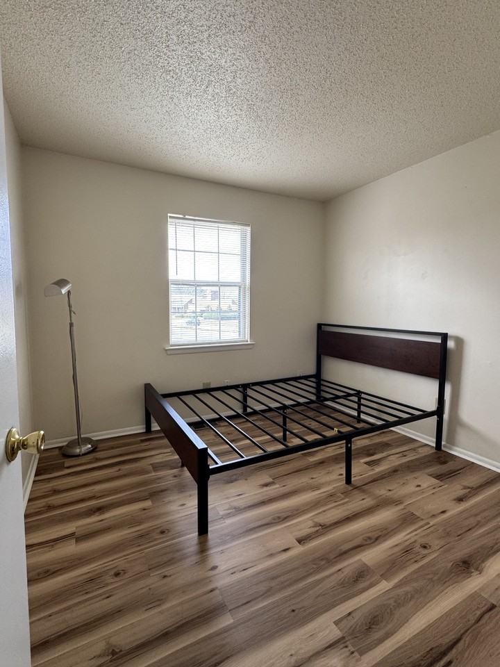 3646 Sylvan Ct - Photo 4 of 13