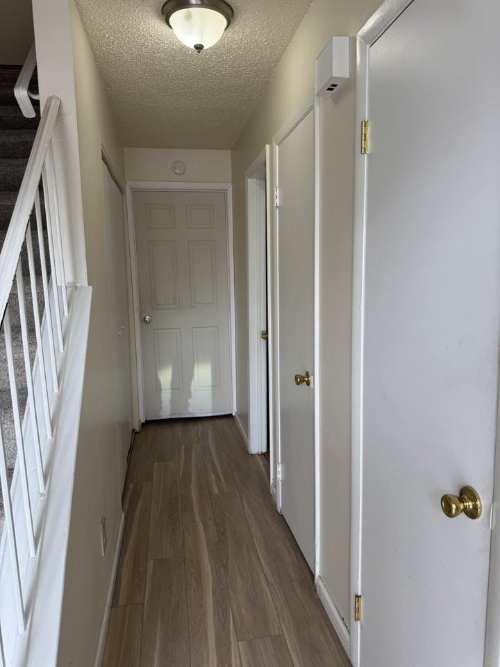 3646 Sylvan Ct - Photo 7 of 13