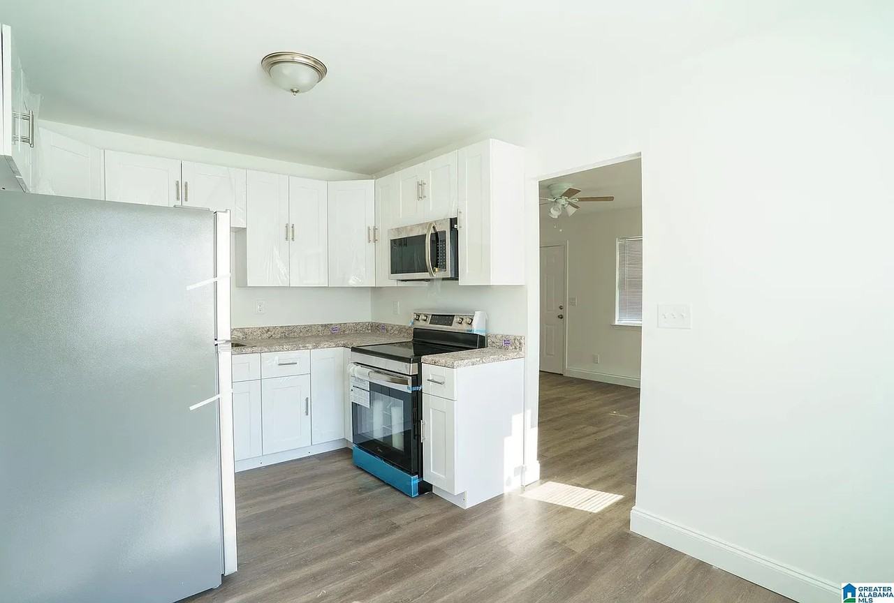 5808 Avenue O - Photo 3 of 7