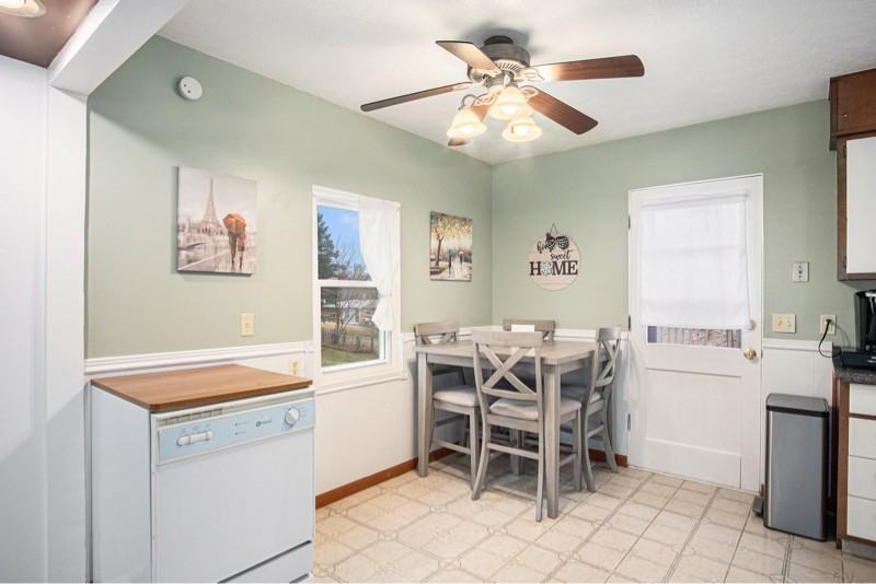 9650 Sahler St - Photo 6 of 18