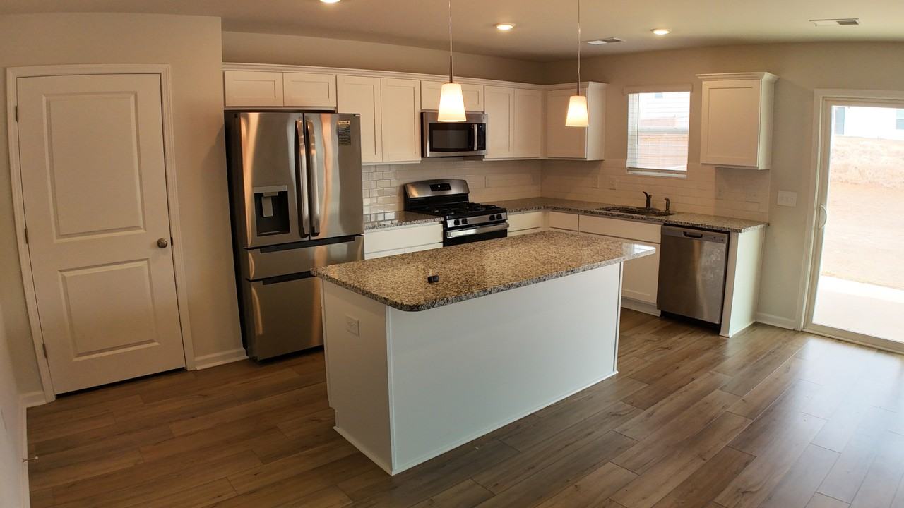 359 Anna Gray Cir - Photo 3 of 16