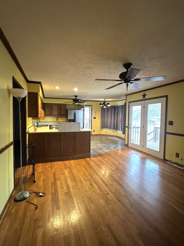 1820 Perry Crossing Rd - Photo 3 of 17