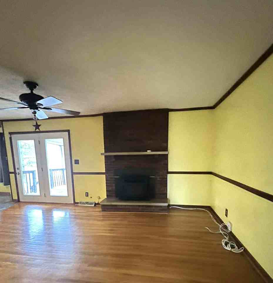 1820 Perry Crossing Rd - Photo 5 of 17