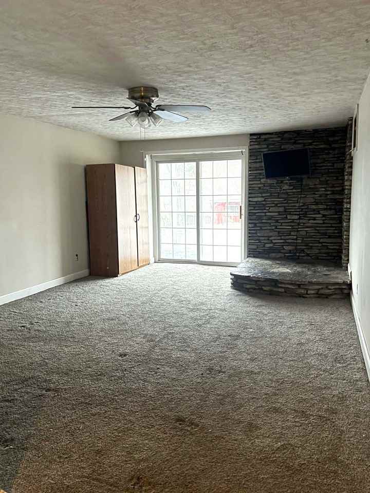 1820 Perry Crossing Rd - Photo 7 of 17