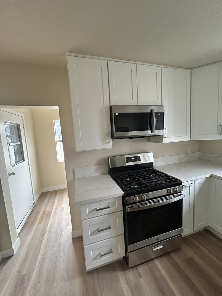 122 West 53rd Street ##1/2 - Photo 2 of 3