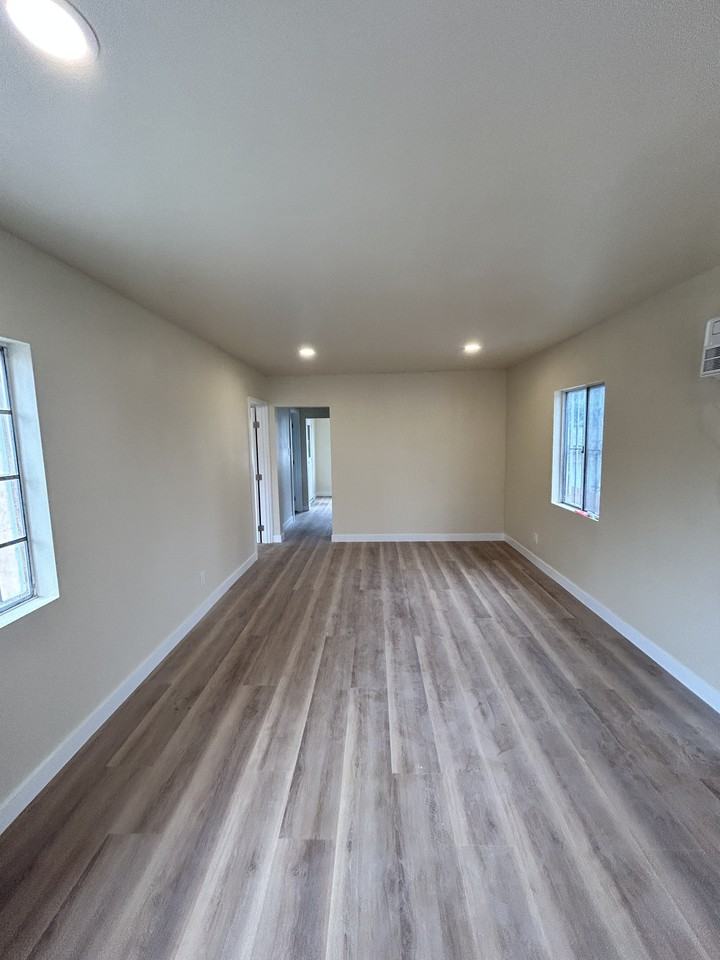 122 West 53rd Street ##1/2 - Photo 3 of 3