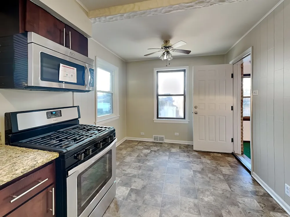 2255 S 14th Ave #NA - Photo 2 of 12