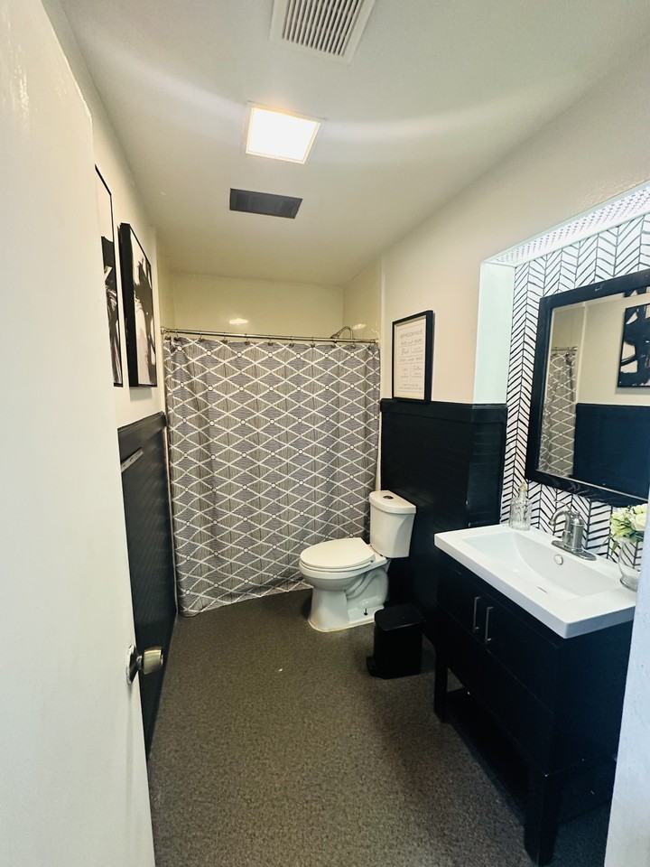 8507 Wynlea St #A - Photo 6 of 9