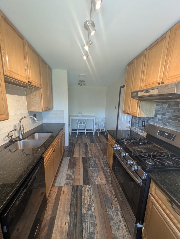 5004 Royal Dr #NA - Photo 5 of 17