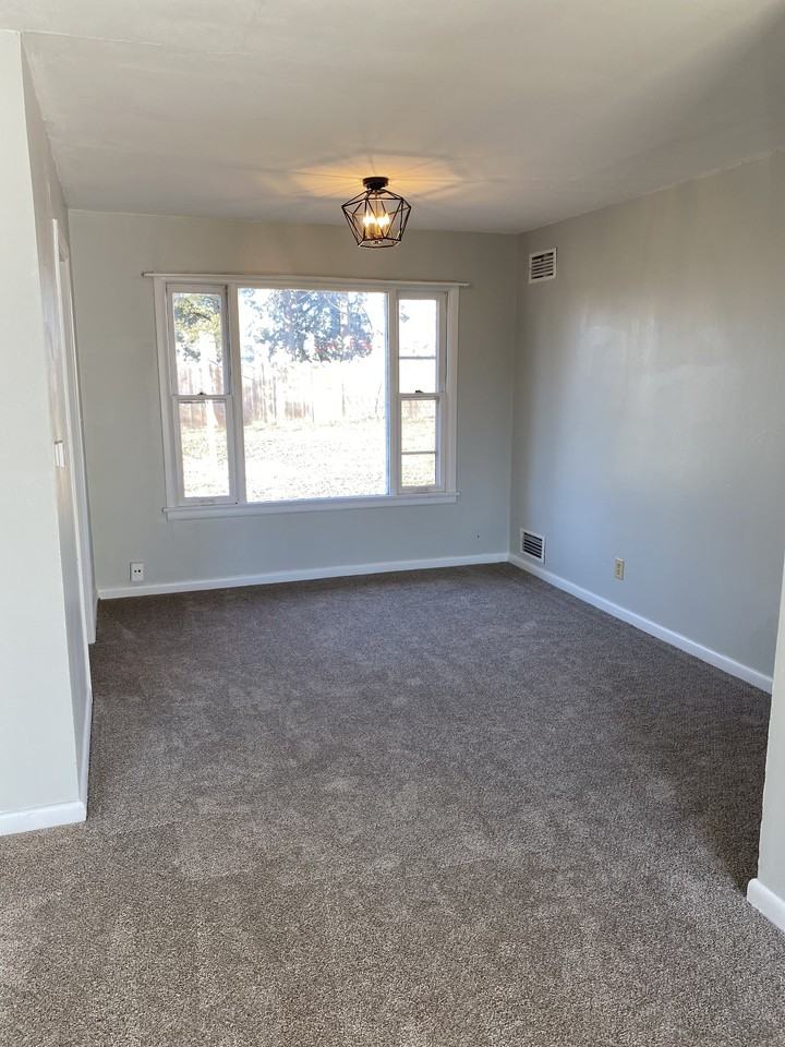 1002 Sunset Ave #NA - Photo 4 of 16