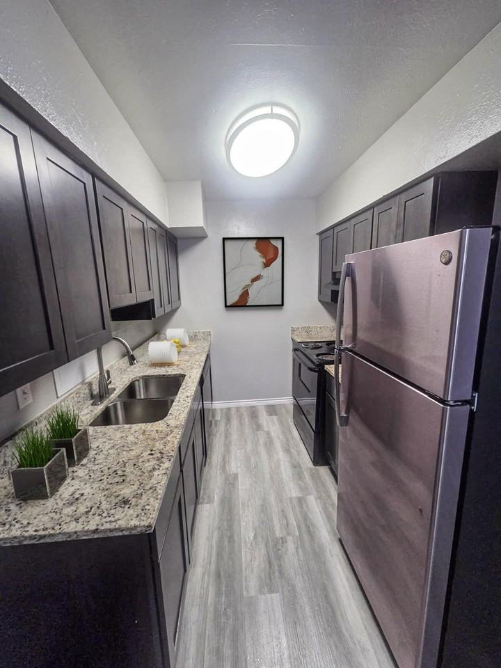 417 W Tarrant Rd #1 - Photo 4 of 9