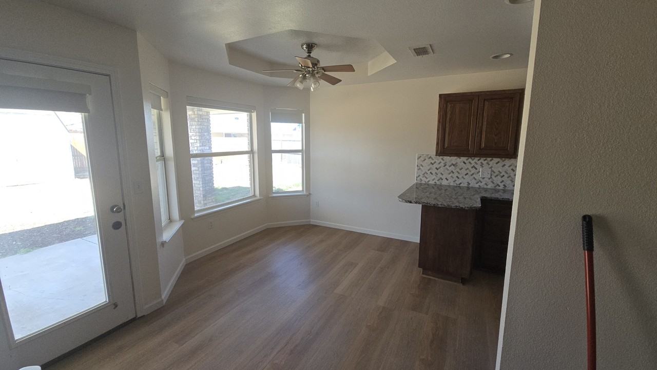 112 Cades Ct #NA - Photo 5 of 18