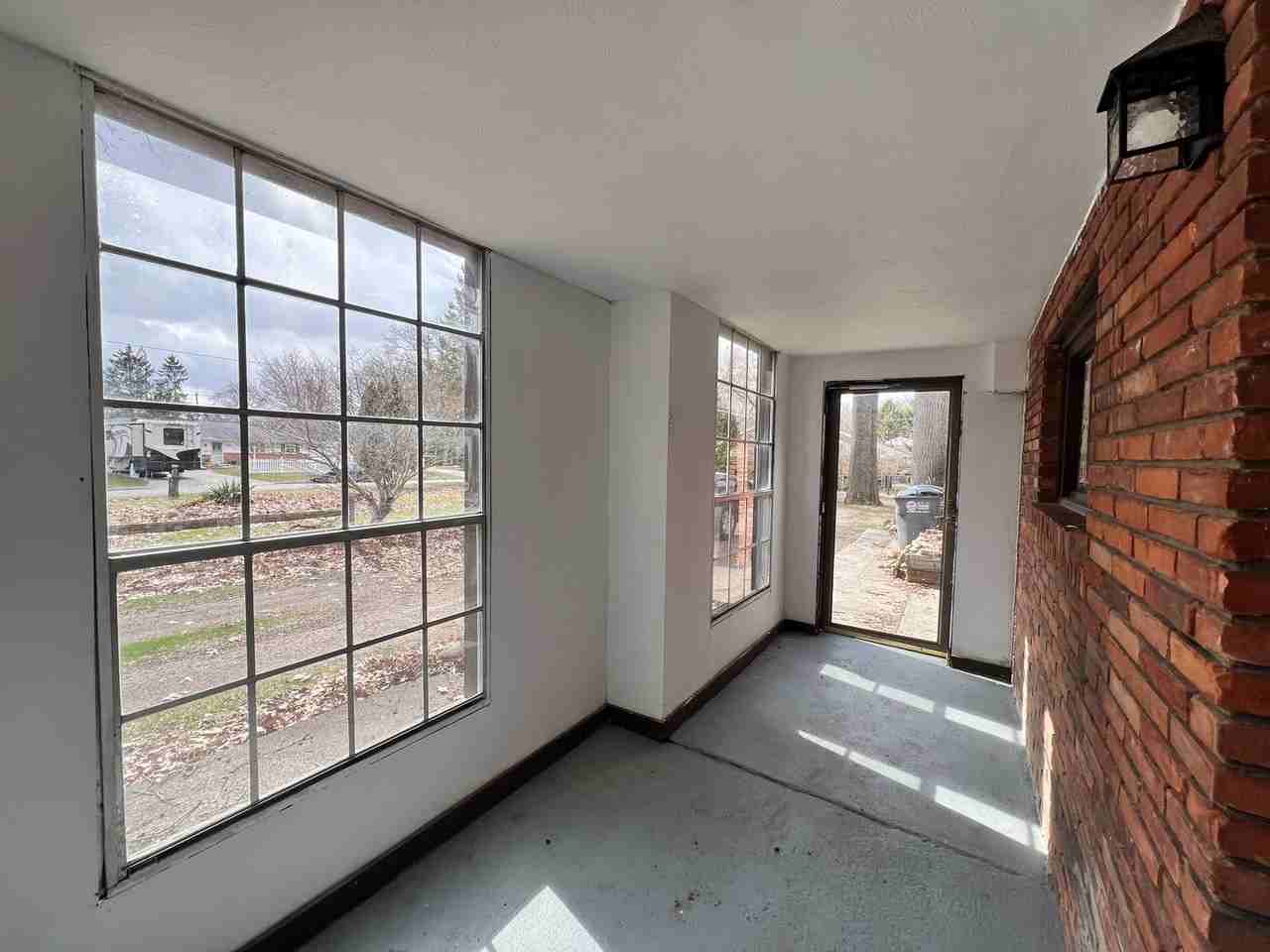4122 Penelope Dr - Photo 3 of 21