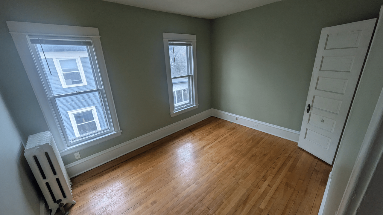 2516 Harriet Ave #2ndFL - Photo 5 of 9