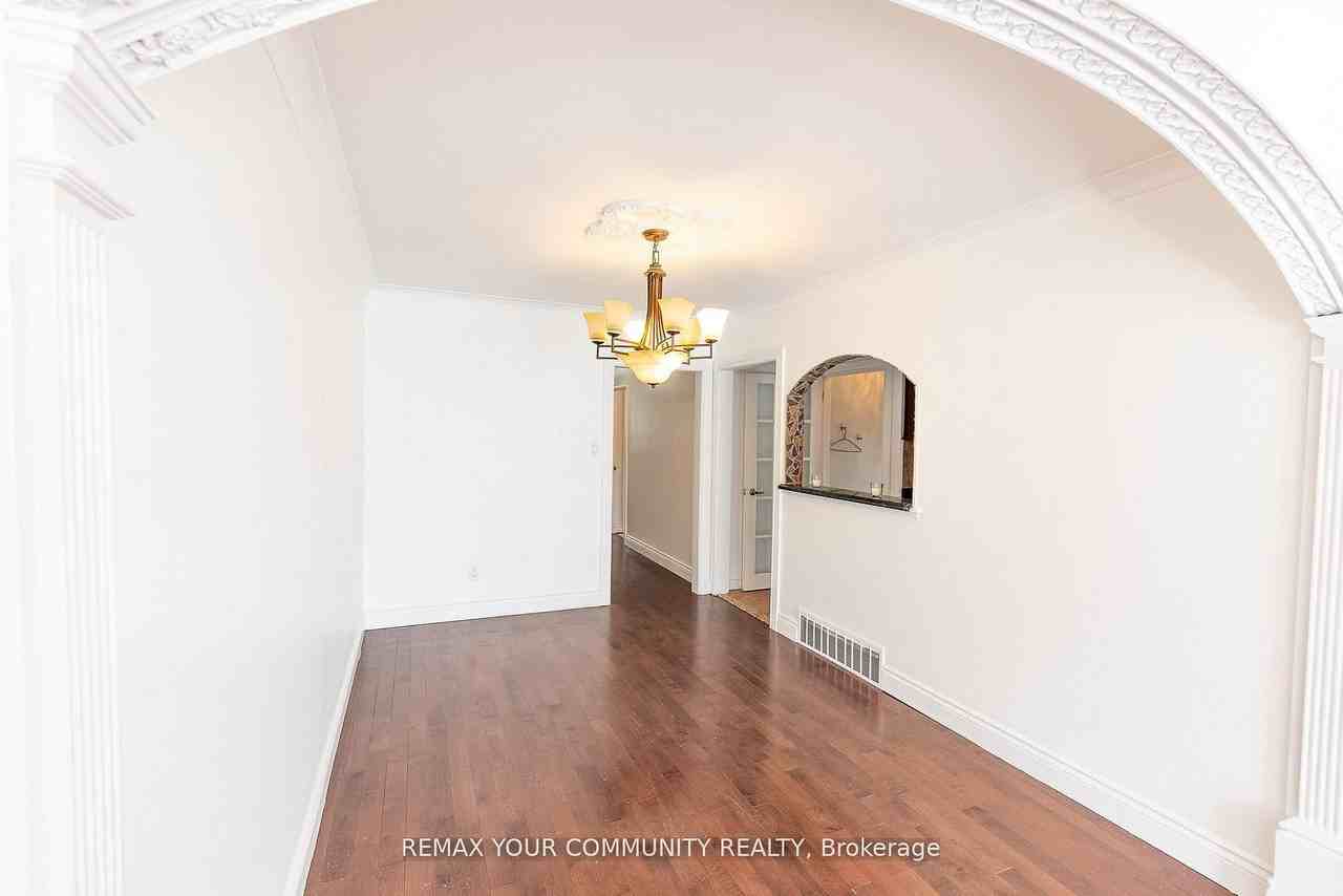 32 Marbury Crescent - Photo 5 of 20