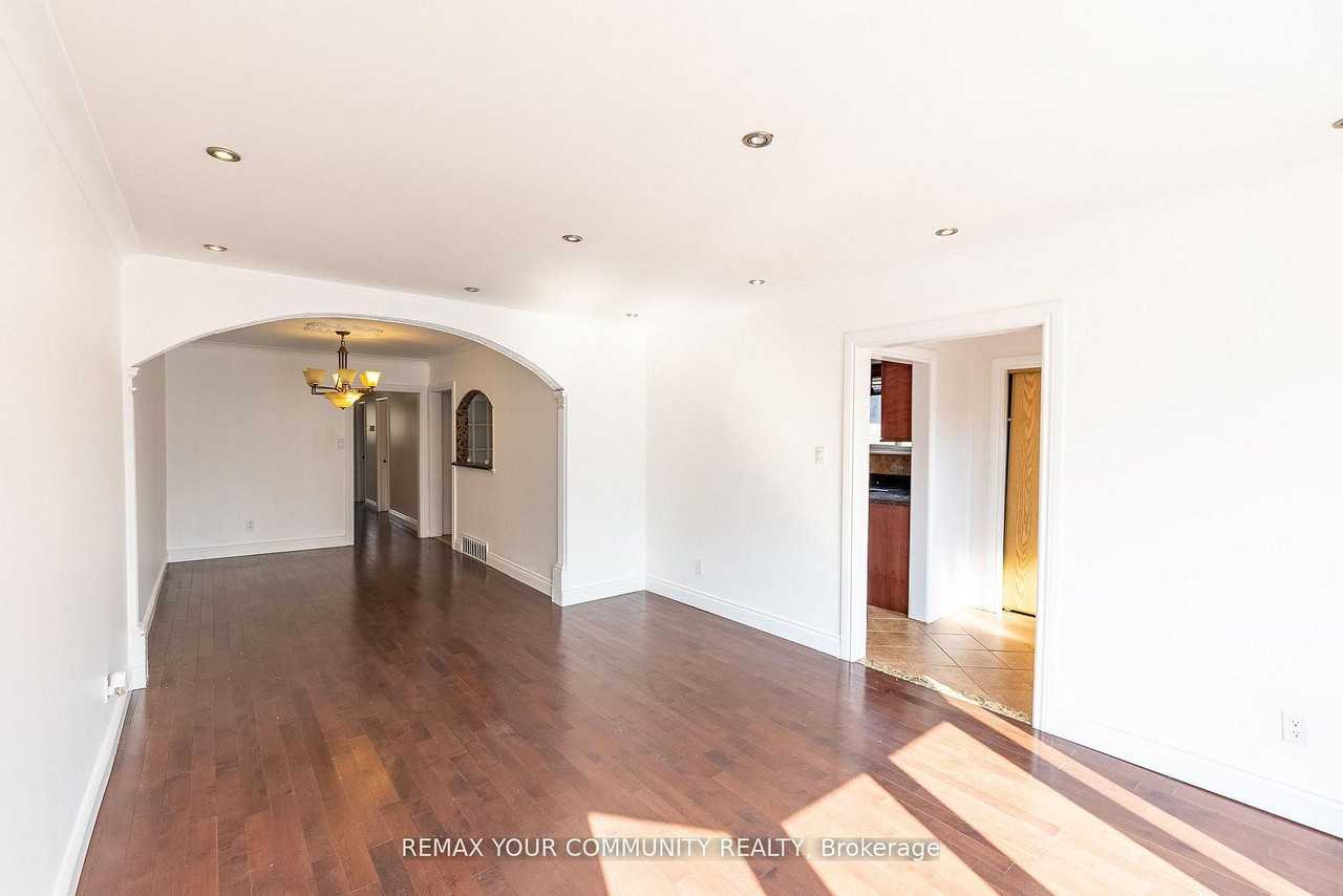 32 Marbury Crescent - Photo 4 of 20