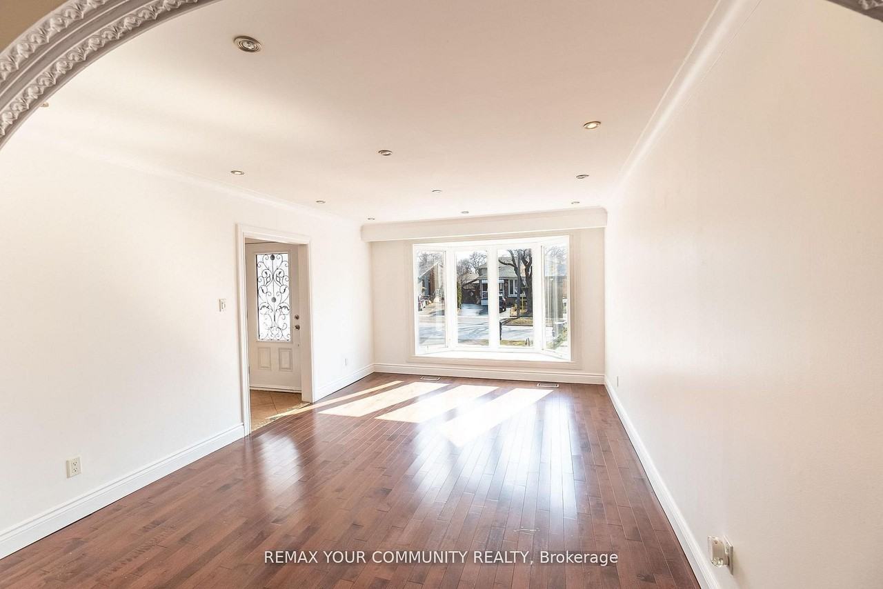 32 Marbury Crescent - Photo 3 of 20