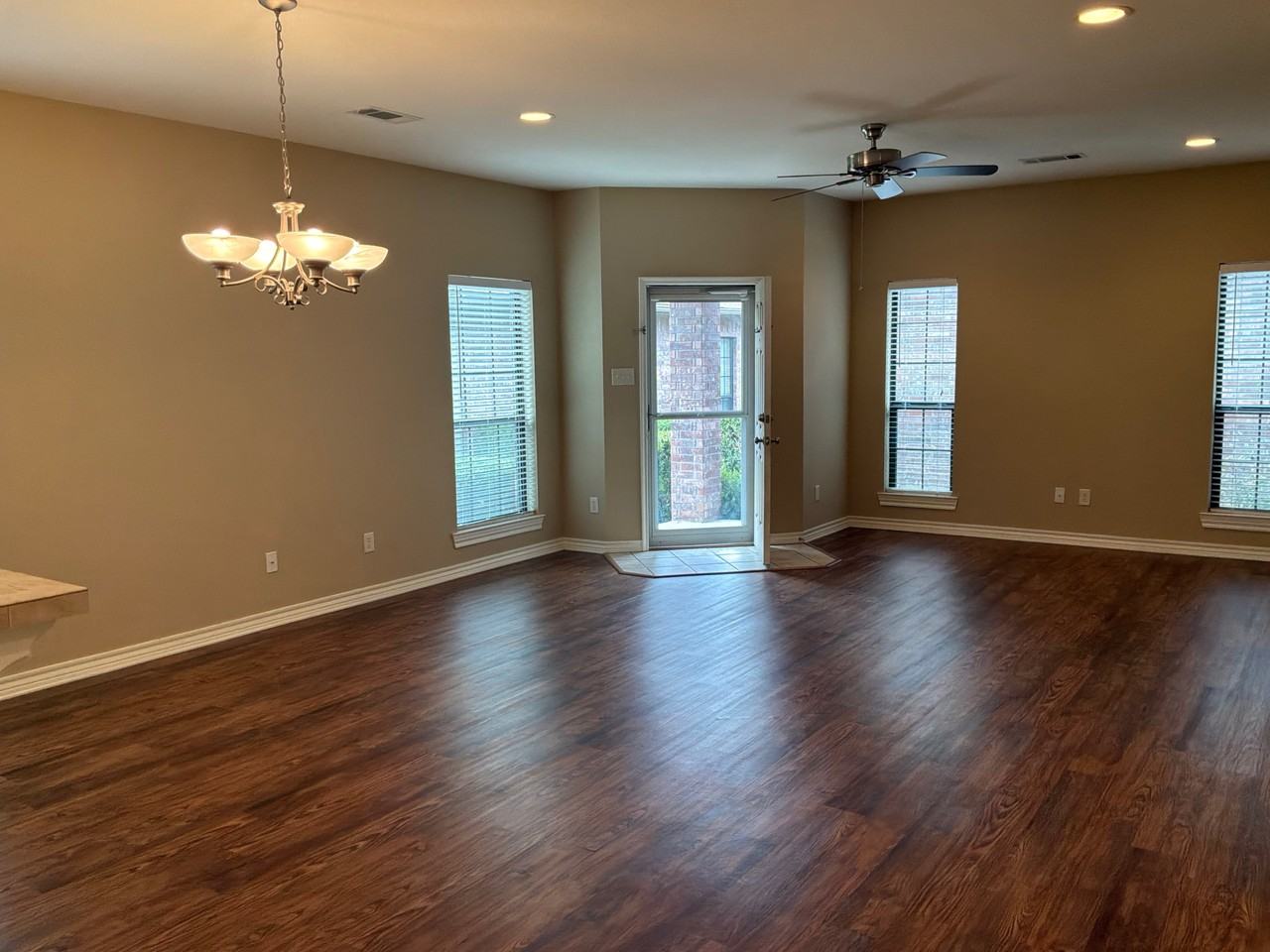 2307 Hillcrest St #2307 - Photo 5 of 9